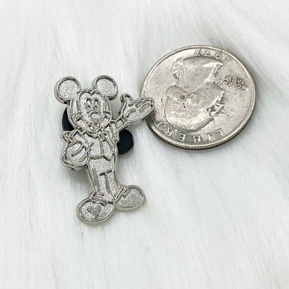 🔮 5/$25 Disney Pin Traders Icons Downtown Disney‎ Mickey Mouse Chaser Pin - Picture 2 of 3